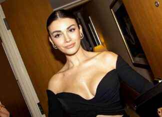 Özge Yağız Emmy Ödülleri’nde Parladı zge-yaz-emmy-dllerinde-parlad