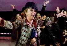 Afife’nin Zorlu PSM’deki Gösterileri Devam Ediyor afifenin-zorlu-psmdeki-gsterileri-devam-ediyor