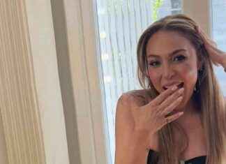 Ziynet Sali’nin sürpriz doğum günü kutlaması ziynet-salinin-srpriz-doum-gn-kutlamas