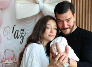 Çağrı Şensoy ve Buse Arslan Bebeklerini Kucakladı ar-ensoy-ve-buse-arslan-bebeklerini-kucaklad