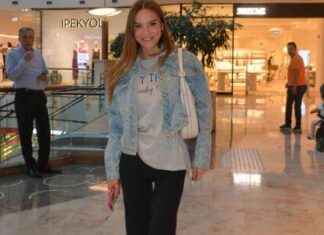 Ebru Şallı’nın Trendy AVM Giyim Tarzı ebru-allnn-trendy-avm-giyim-tarz