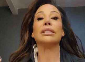 Linet protesto edildi! Sahne alınca olay çıkardı. linet-protesto-edildi-sahne-alnca-olay-kard